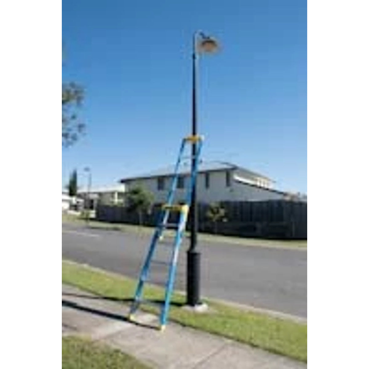 Bailey Pro Punchlock Step Extension Ladder Fibreglass